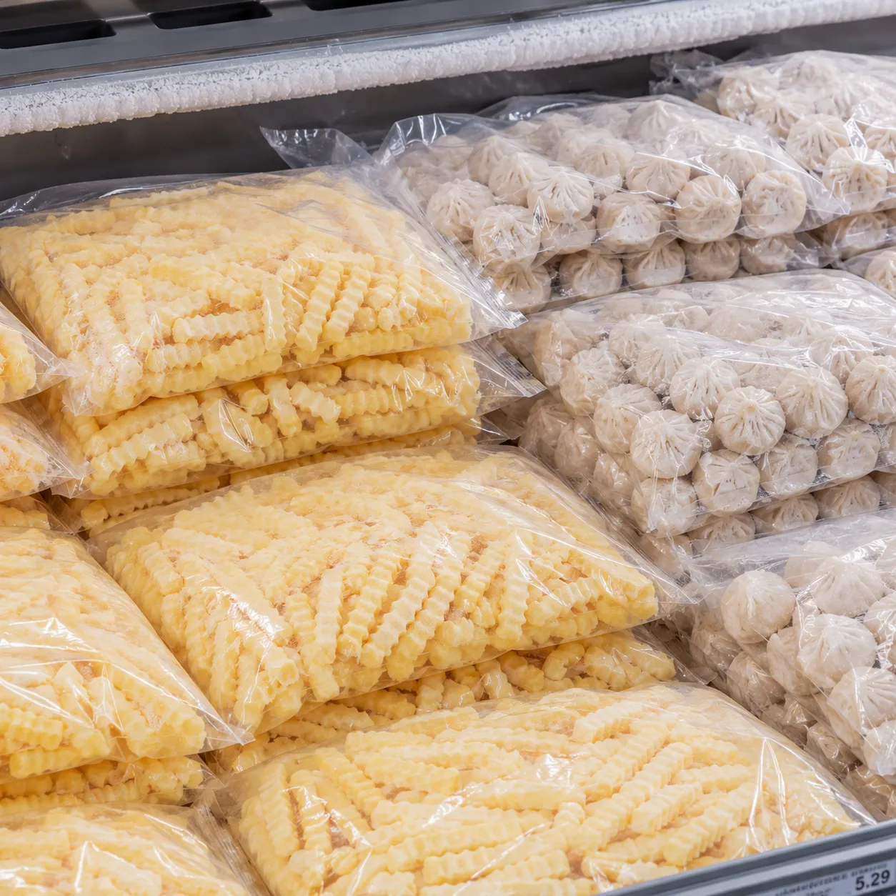 Supplier utama makanan ringan beku seperti kentang goreng french fries curah dan aneka dimsum partai besar