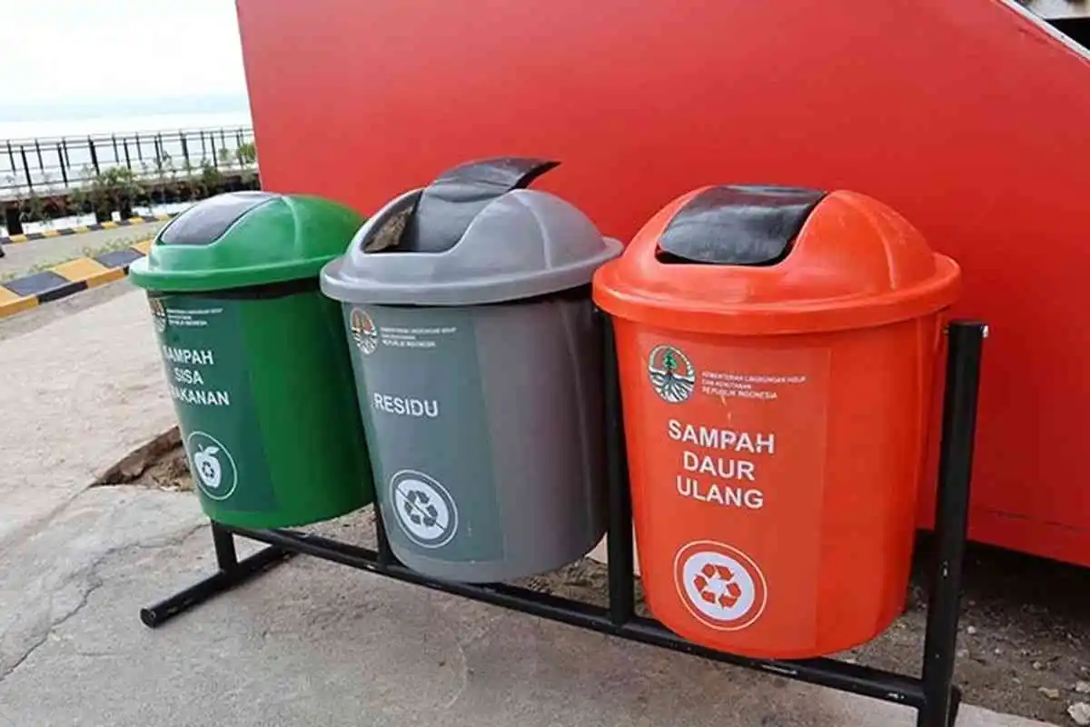 Tempat Sampah Fiberglass 3 in 1