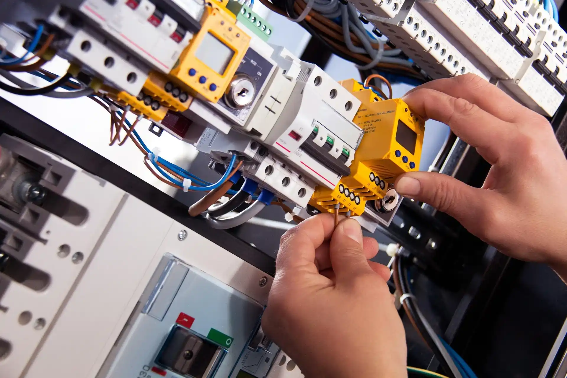 Potret Prosedur Operasional Megavolt ME Services